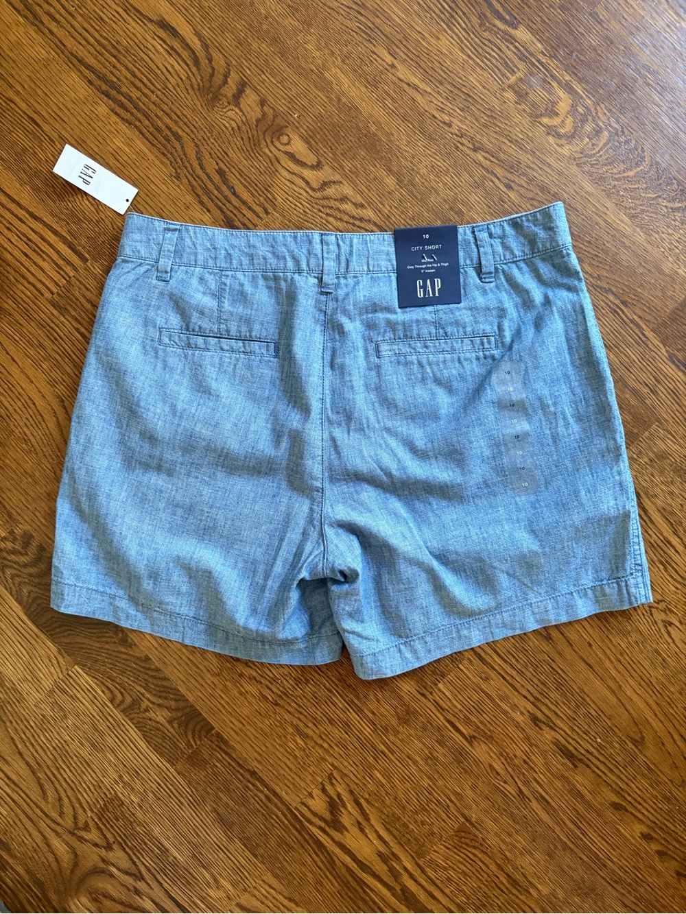 2 GAP Women’s Light Blue Chambray Flat-Front Shorts, 3” and 5” inseam, size 10 - Picture 5 of 10